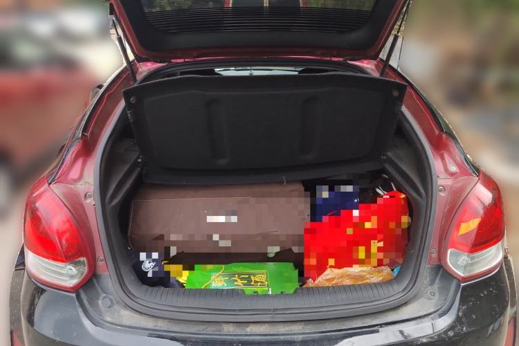 Used Hyundai Veloster 2011 1.6L Automatic Luxury Edition Trunk
