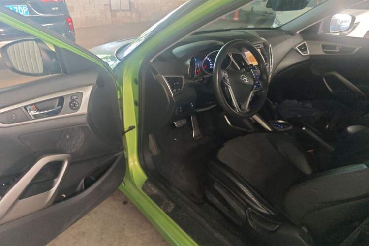 Used Hyundai Veloster 2011 1.6L Automatic Luxury Edition Driver Seat