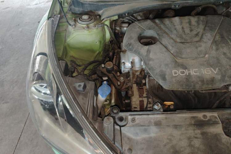 Used Hyundai Veloster 2011 1.6L Automatic Luxury Edition Engine Bay Right