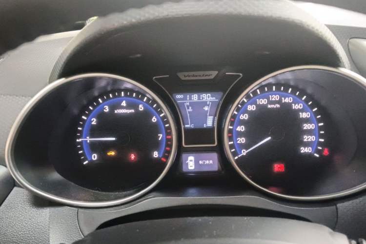 Used Hyundai Veloster 2011 1.6L Manual Luxury Edition Instrument Cluster