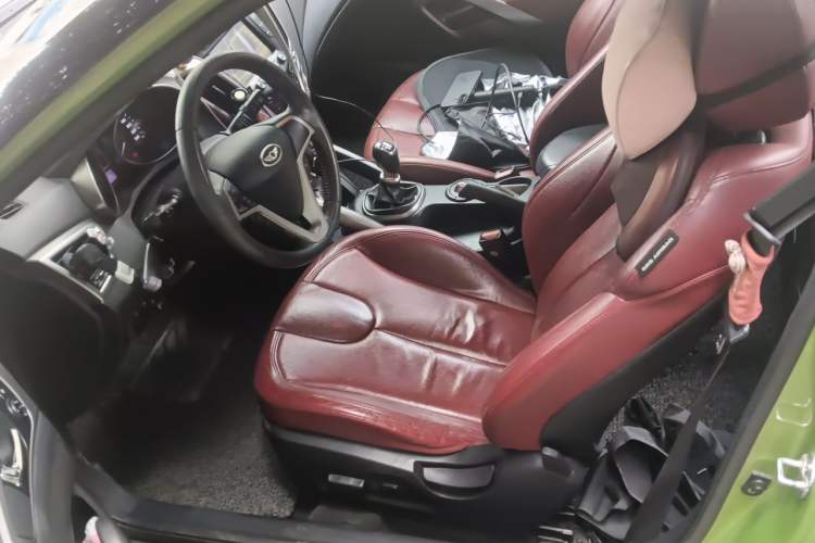 Used Hyundai Veloster 2011 1.6L Manual Luxury Edition Left Front Seat