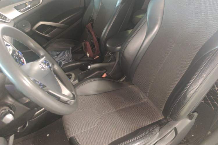 Used Hyundai Veloster 2011 1.6L Automatic Luxury Edition Left Front Seat