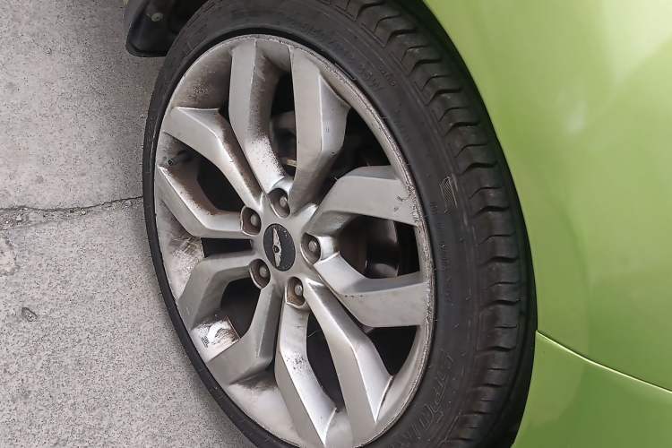 Used Hyundai Veloster 2011 1.6L Manual Luxury Edition Right Front Wheel Hub