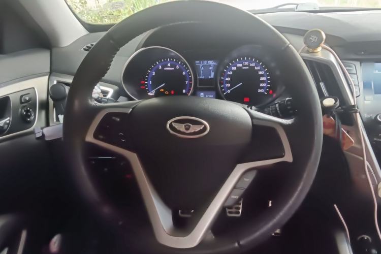 Used Hyundai Veloster 2011 1.6L Manual Luxury Edition Steering Wheel