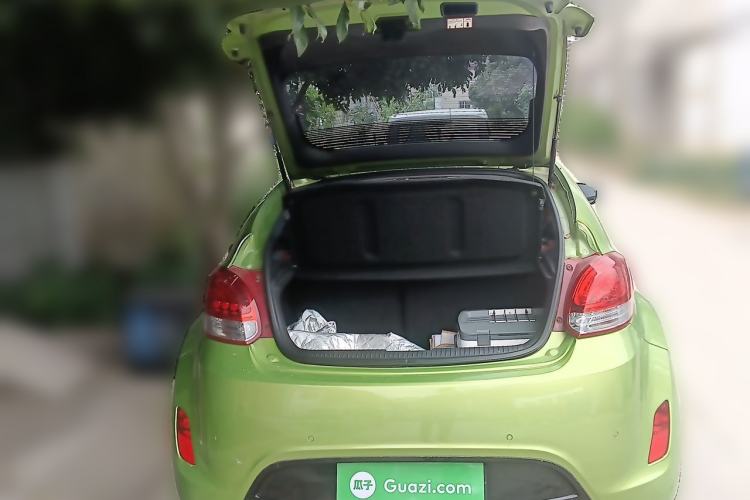 Used Hyundai Veloster 2011 1.6L Manual Luxury Edition Trunk