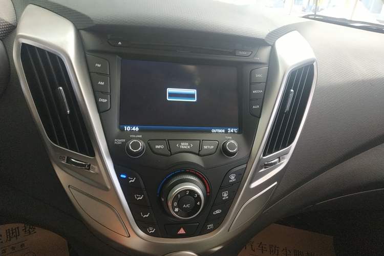 Used Hyundai Veloster 2011 1.6L Manual Comfort Edition Audio And AC Panel