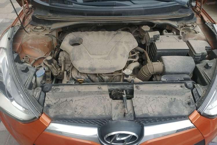 Used Hyundai Veloster 2011 1.6L Automatic Luxury Edition Engine Bay