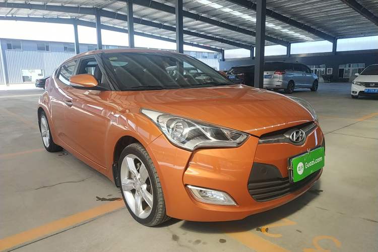 Used Hyundai Veloster 2011 1.6L Manual Comfort Edition Front Right 45 Deg