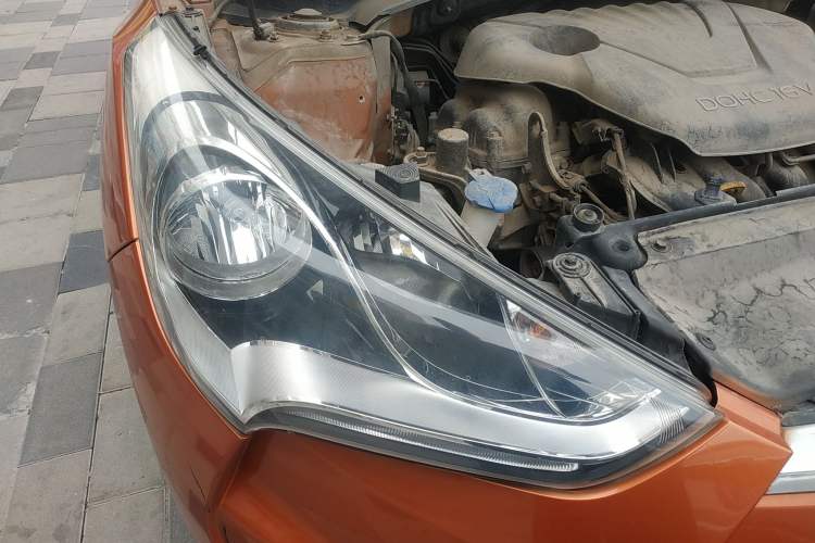 Used Hyundai Veloster 2011 1.6L Automatic Luxury Edition Right Front Headlight