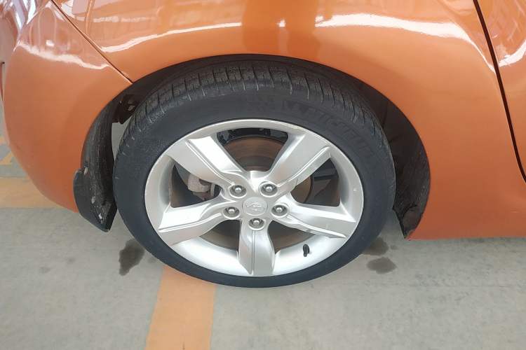 Used Hyundai Veloster 2011 1.6L Manual Comfort Edition Right Rear Wheel Hub
