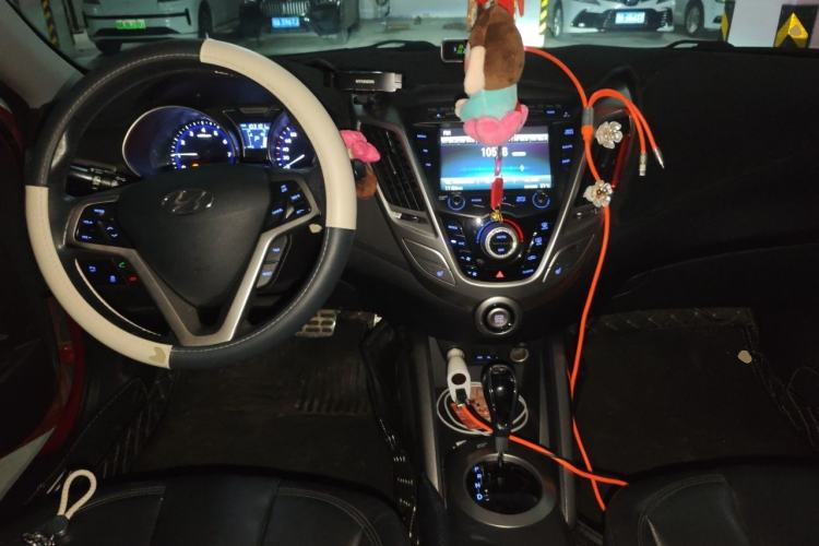Used Hyundai Veloster 2011 1.6L Automatic Flagship Edition Center Console