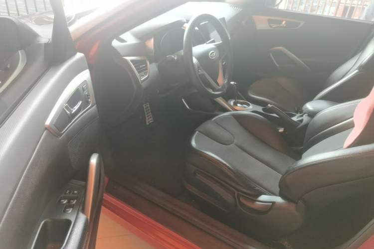 Used Hyundai Veloster 2011 1.6L Automatic Luxury Edition Driver Seat