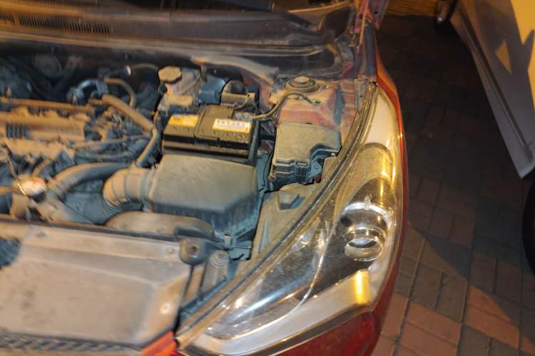 Used Hyundai Veloster 2011 1.6L Automatic Flagship Edition Engine Bay Left