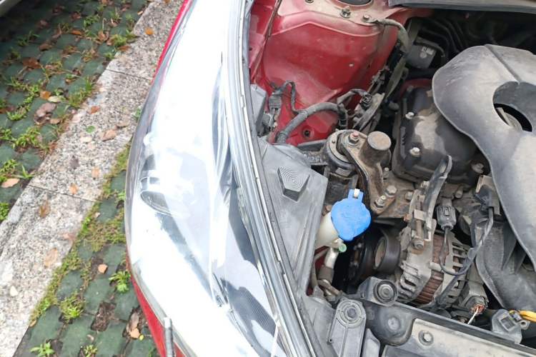 Used Hyundai Veloster 2011 1.6L Automatic Flagship Edition Engine Bay Right