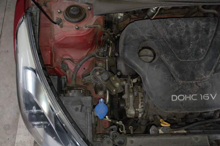 Used Hyundai Veloster 2011 1.6L Automatic Flagship Edition Engine Bay Right