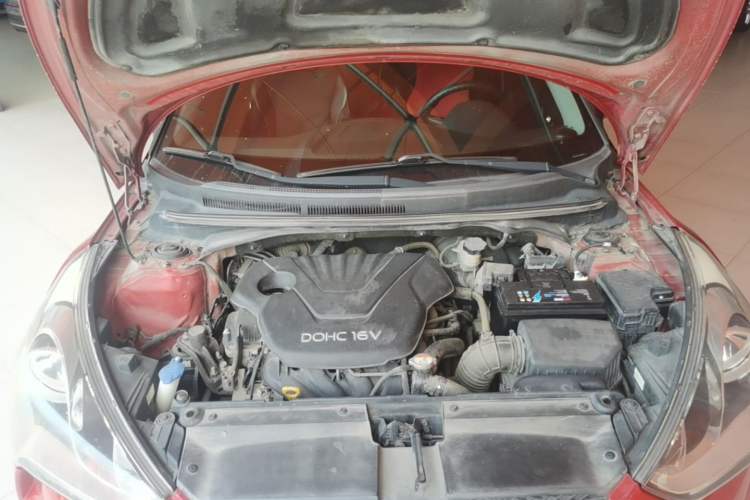 Used Hyundai Veloster 2011 1.6L Automatic Luxury Edition Engine Bay
