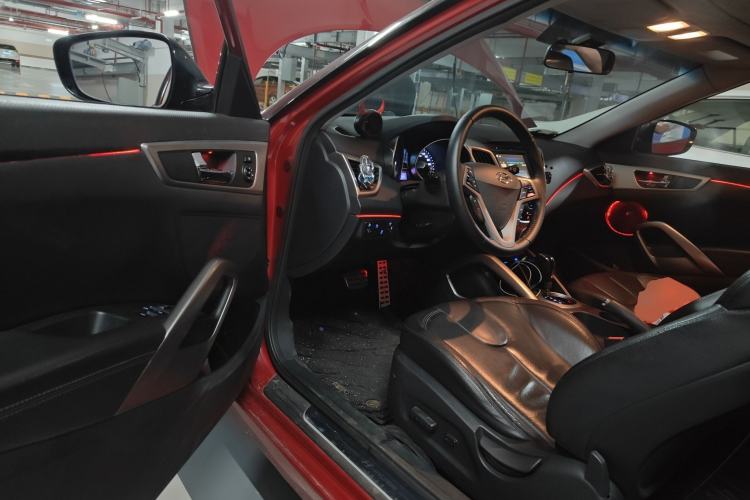 Used Hyundai Veloster 2011 1.6L Automatic Flagship Edition Interior 3