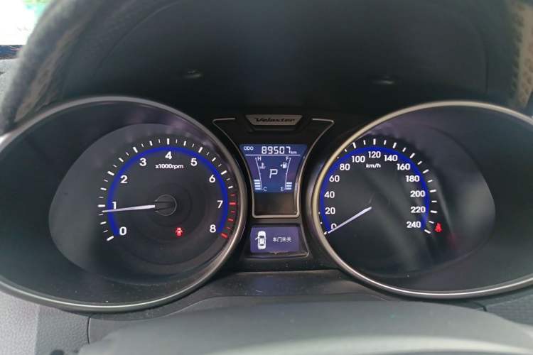 Used Hyundai Veloster 2011 1.6L Automatic Flagship Edition Odometer Close Up
