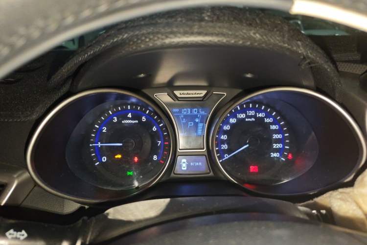 Used Hyundai Veloster 2011 1.6L Automatic Flagship Edition Odometer Close Up