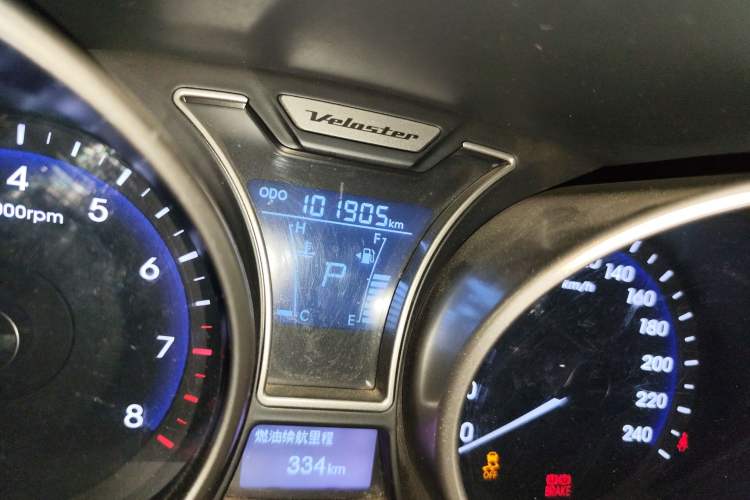 Used Hyundai Veloster 2011 1.6L Automatic Flagship Edition Odometer Close Up