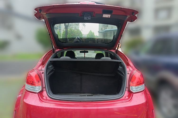 Used Hyundai Veloster 2011 1.6L Automatic Flagship Edition Trunk