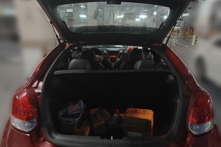 Used Hyundai Veloster 2011 1.6L Automatic Flagship Edition Trunk