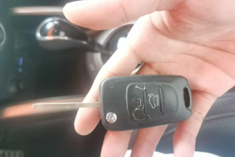 Used Hyundai Veloster 2011 1.6L Automatic Luxury Edition Vehicle Key