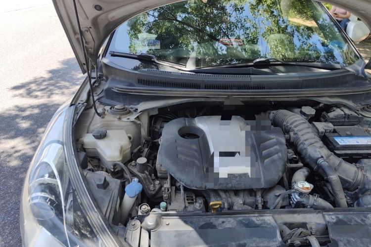 Used Hyundai Veloster 2011 1.6L Automatic Luxury Edition Engine Bay Right