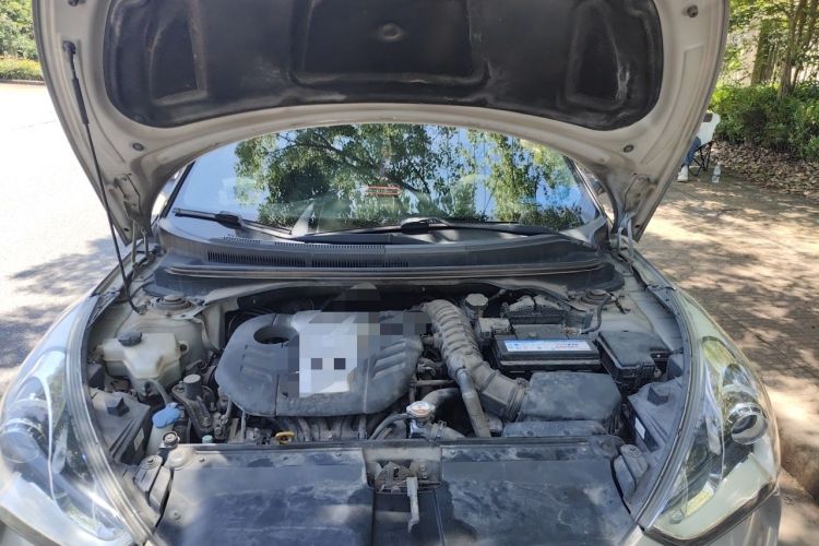 Used Hyundai Veloster 2011 1.6L Automatic Luxury Edition Engine Bay