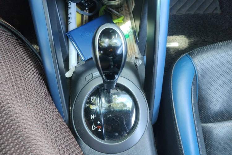 Used Hyundai Veloster 2011 1.6L Automatic Luxury Edition Gear Lever