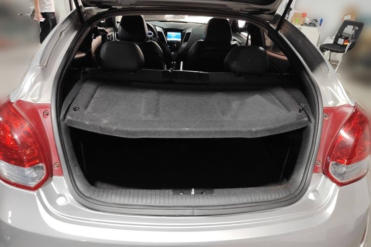 Used Hyundai Veloster 2011 1.6L Automatic Luxury Edition Trunk