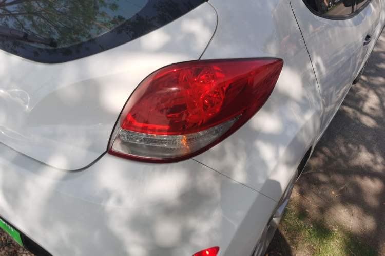 Used Hyundai Veloster 2011 1.6L Automatic Luxury Edition Exterior 6