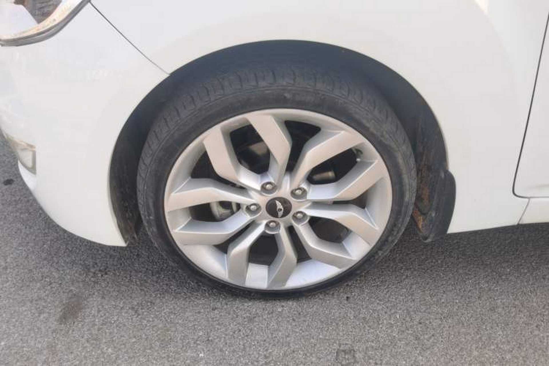 Used Hyundai Veloster 2011 1.6L Automatic Luxury Edition Exterior 7