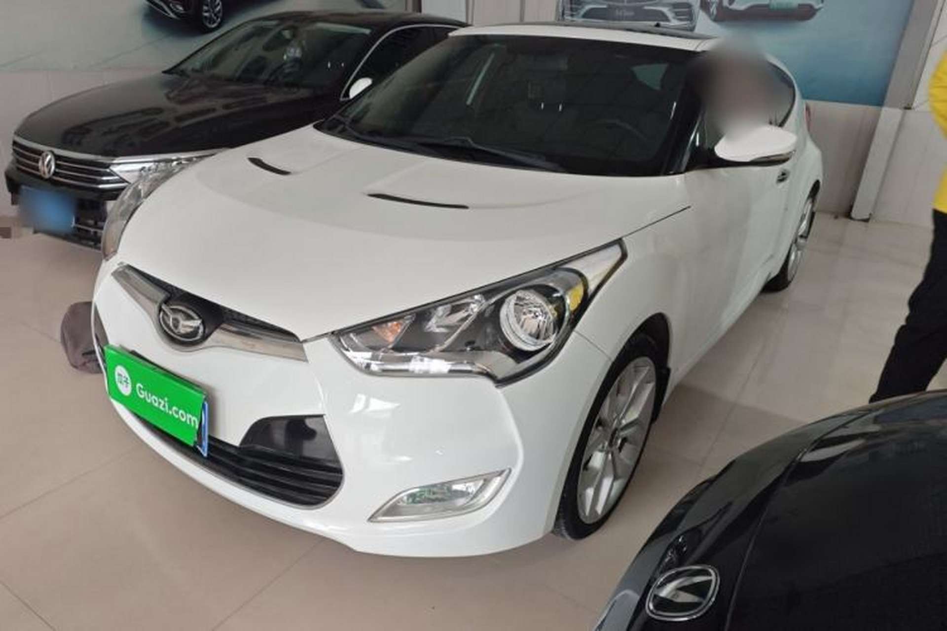 Used Hyundai Veloster 2011 1.6L Automatic Luxury Edition Front Left 45 Deg