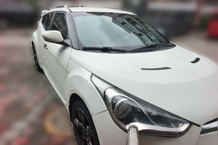 Used Hyundai Veloster 2011 1.6L Manual Comfort Edition Front Right 45 Deg