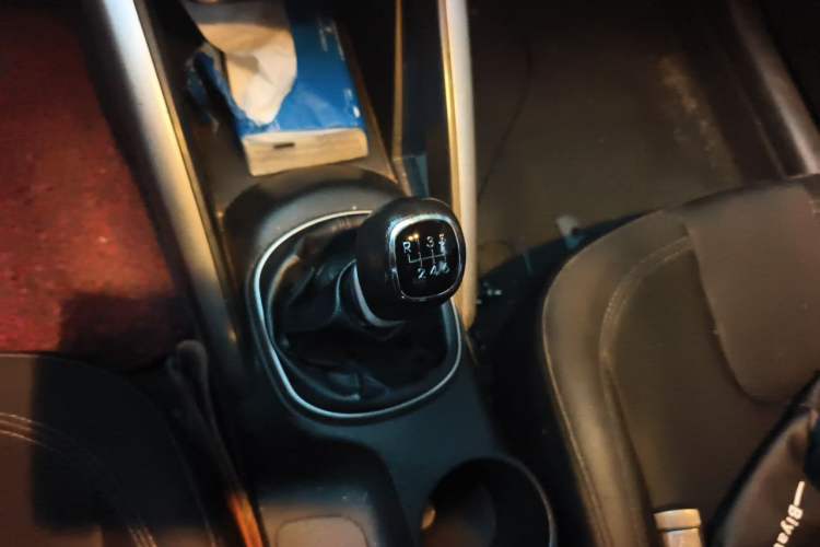 Used Hyundai Veloster 2011 1.6L Manual Comfort Edition Gear Lever