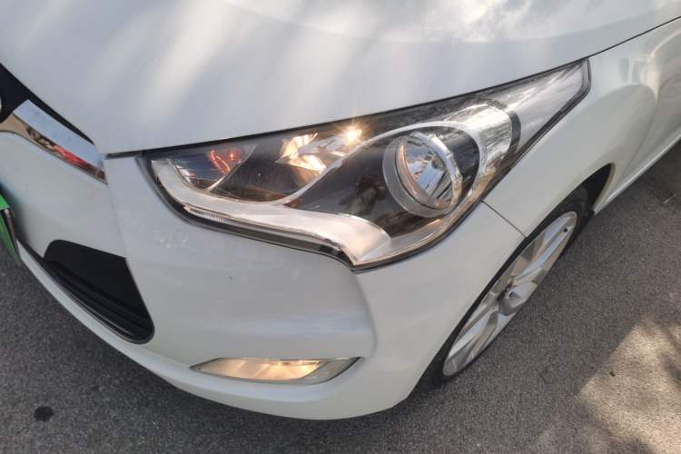 Used Hyundai Veloster 2011 1.6L Automatic Luxury Edition Left Front Headlight