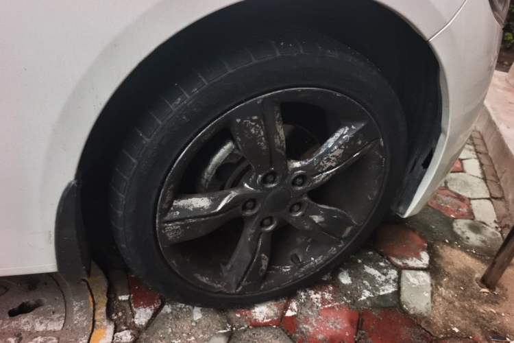 Used Hyundai Veloster 2011 1.6L Manual Comfort Edition Right Front Wheel Hub