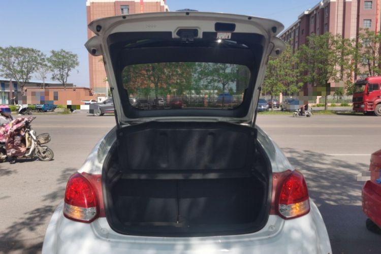 Used Hyundai Veloster 2011 1.6L Automatic Luxury Edition Trunk