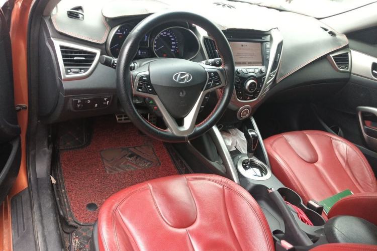 Used Hyundai Veloster 2011 1.6L Automatic Flagship Edition Center Console