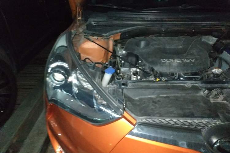 Used Hyundai Veloster 2011 1.6L Automatic Flagship Edition Engine Bay Right