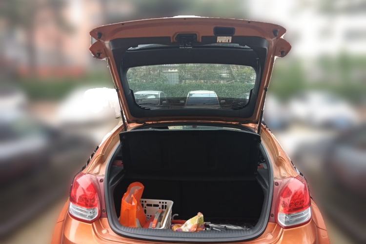 Used Hyundai Veloster 2011 1.6L Automatic Flagship Edition Trunk
