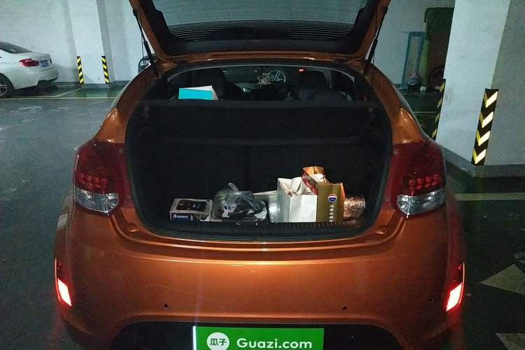 Used Hyundai Veloster 2011 1.6L Automatic Flagship Edition Trunk
