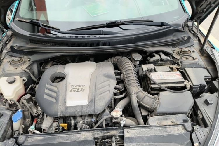 Used Hyundai Veloster 2012 1.6T Automatic Luxury Edition Engine Bay