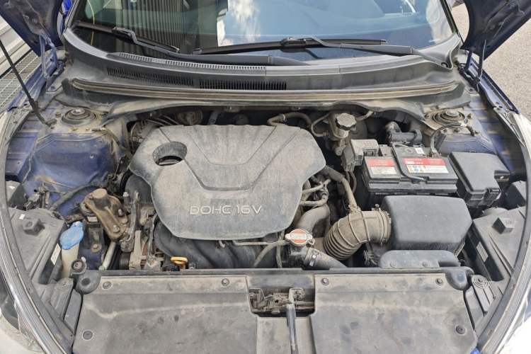 Used Hyundai Veloster 2012 1.6L Automatic Luxury Edition Engine Bay