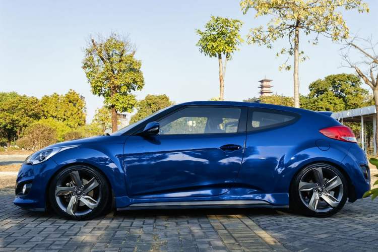 Used Hyundai Veloster 2012 1.6T Automatic Luxury Edition Exterior 3