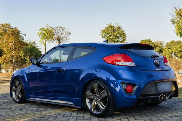 Used Hyundai Veloster 2012 1.6T Automatic Luxury Edition Exterior 4