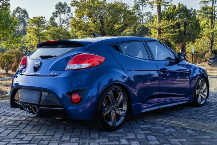 Used Hyundai Veloster 2012 1.6T Automatic Luxury Edition Exterior 6