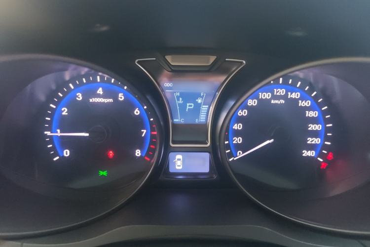 Used Hyundai Veloster 2012 1.6T Automatic Luxury Edition Instrument Cluster