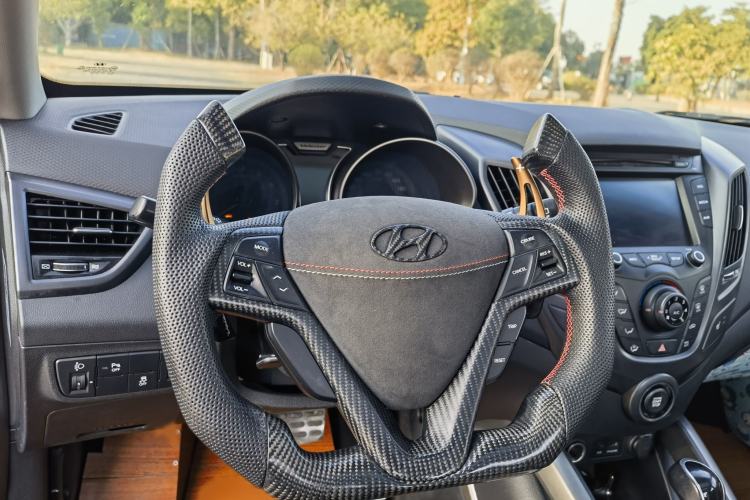 Used Hyundai Veloster 2012 1.6T Automatic Luxury Edition Interior 1